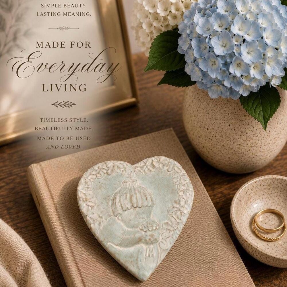 Isabel Bloom Violet Heart Plaque: Concrete Sculpture, Home & Garden Decor